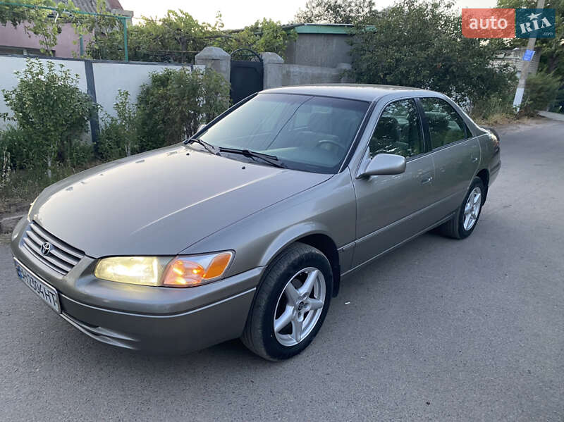 Toyota Camry (1999)
