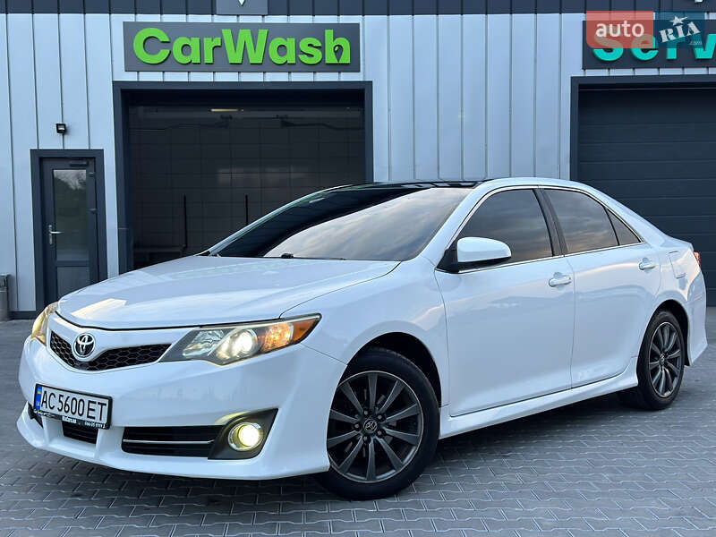 Toyota Camry (2013)