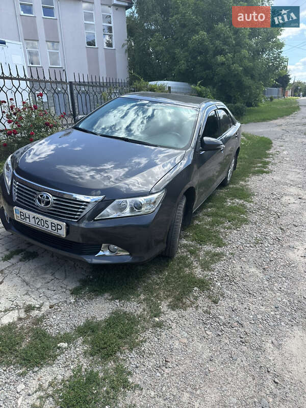 Toyota Camry (2013)