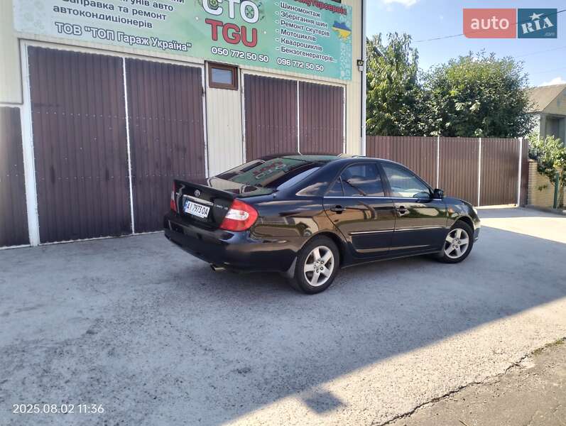 Toyota Camry (2004)