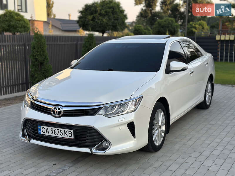 Toyota Camry (2015)