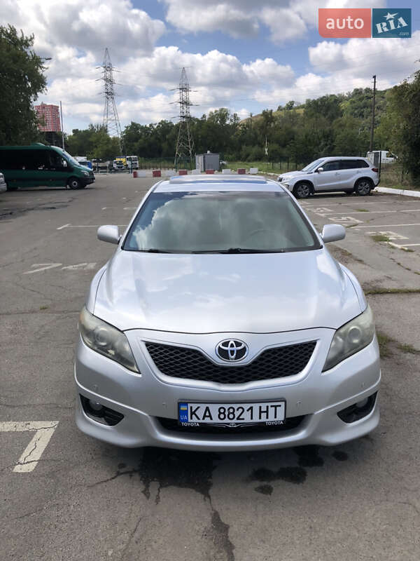 Toyota Camry (2011)