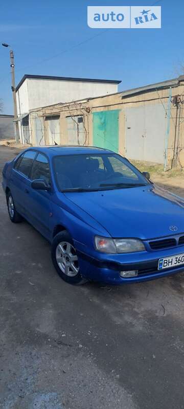 Toyota Carina e (1996)