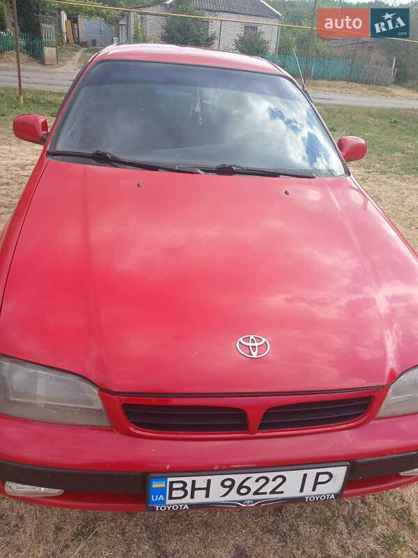 Toyota Carina e (1996)