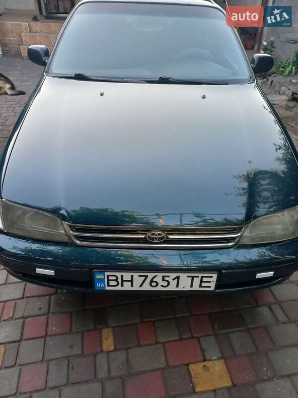 Toyota Carina e (1993)