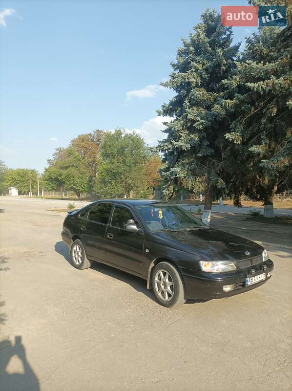Toyota Carina e (1996)