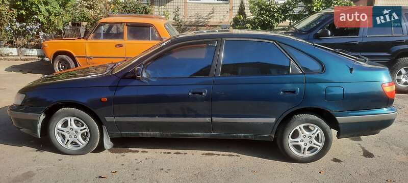 Toyota Carina (1997)
