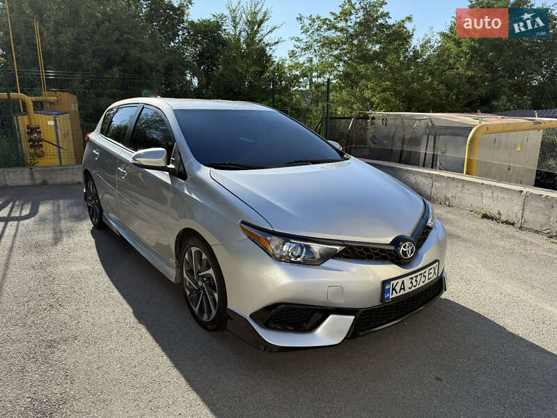 Toyota Corolla (2015)