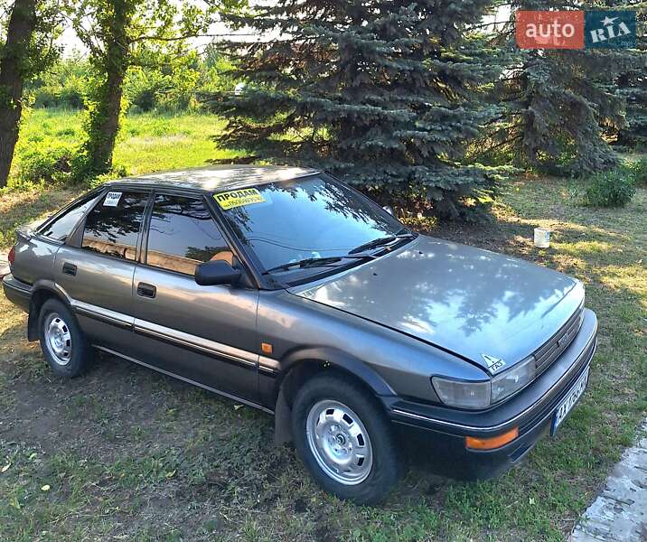 Toyota Corolla (1989)