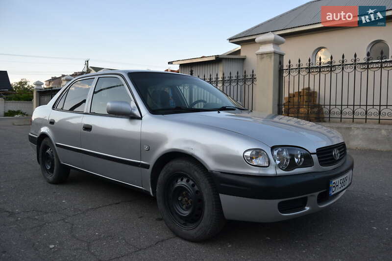 Toyota Corolla (2000)