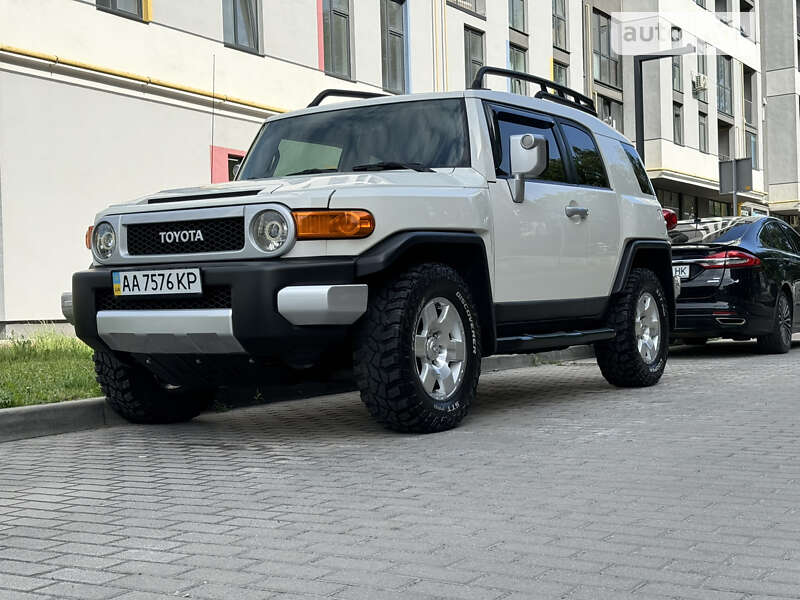 Toyota Fj cruiser (2010)