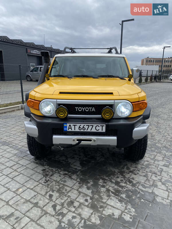 Toyota Fj cruiser (2006)