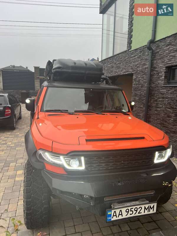 Toyota Fj cruiser (2013)