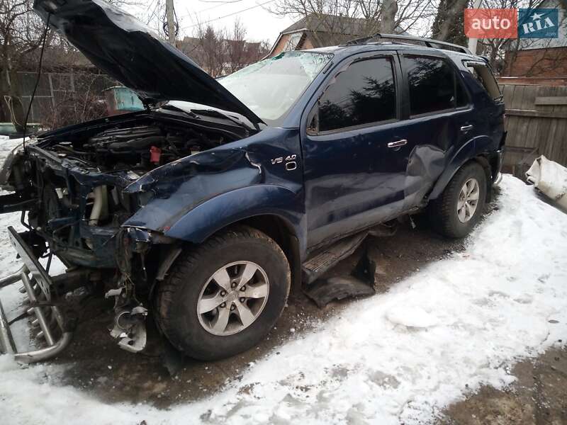 Toyota Fortuner (2007)