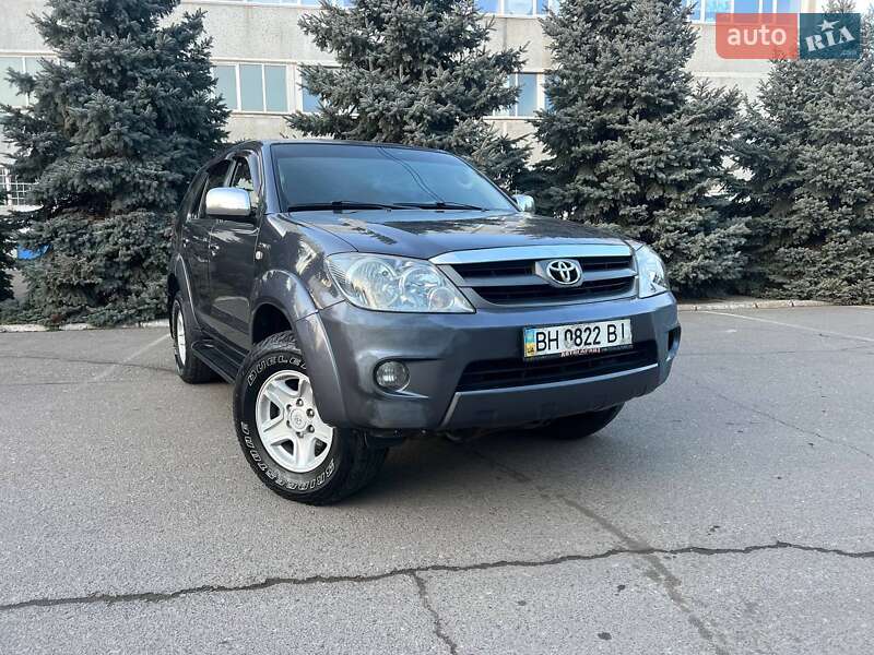 Toyota Fortuner (2007)