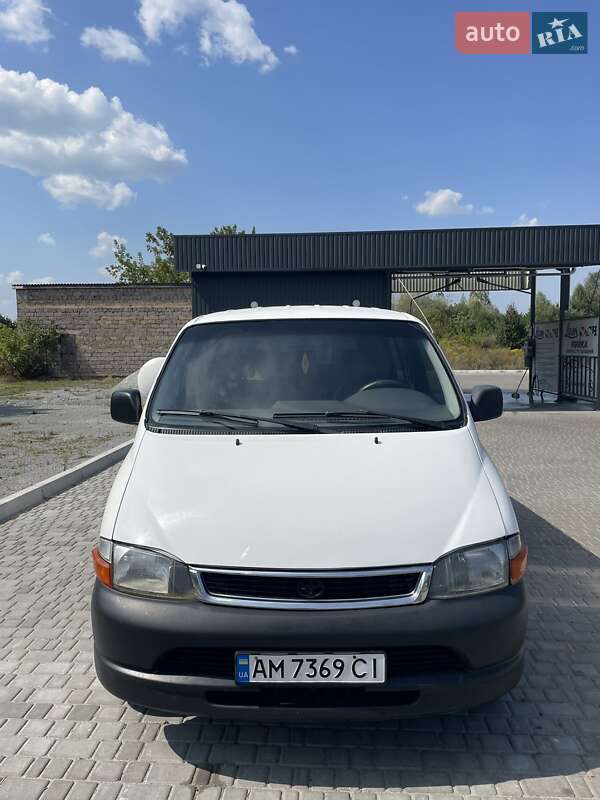 Toyota Hi ace (1999)