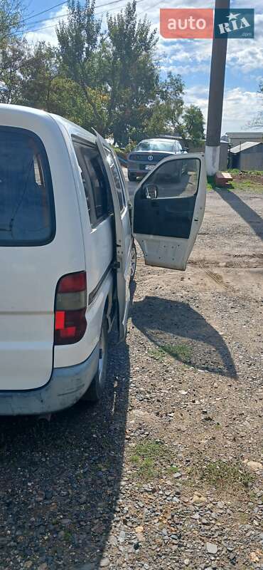 Toyota Hiace (2005)