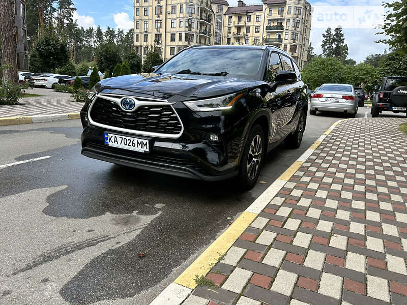 Toyota Highlander hybrid (2022)
