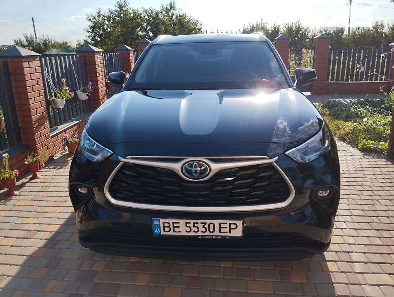 Toyota Highlander hybrid (2021)
