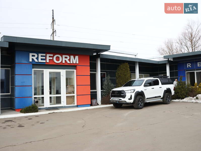 Toyota Hilux (2023)