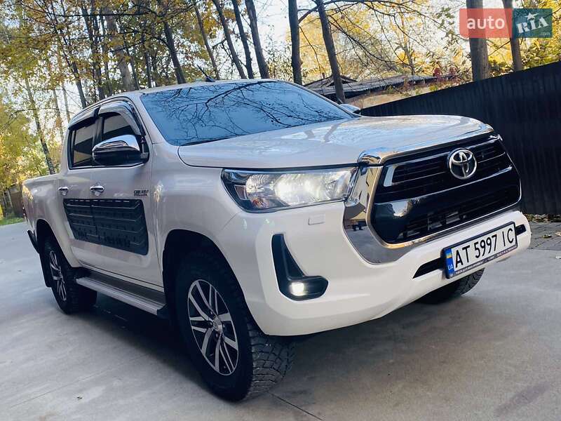 Toyota Hilux (2021)