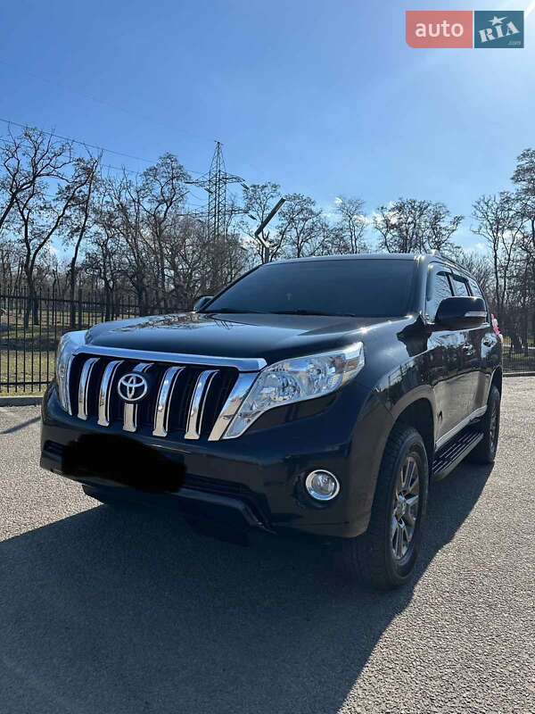 Toyota Land cruiser prado (2017)