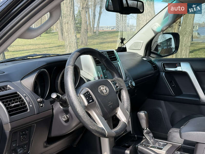 Toyota Land cruiser prado (2011)