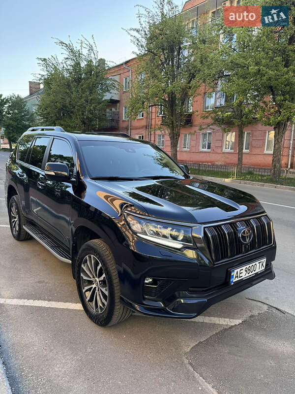 Toyota Land cruiser prado (2022)
