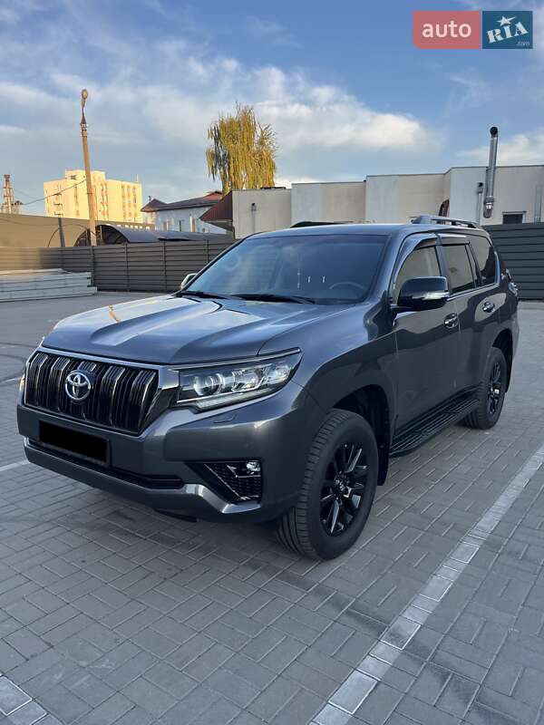 Toyota Land cruiser prado (2022)