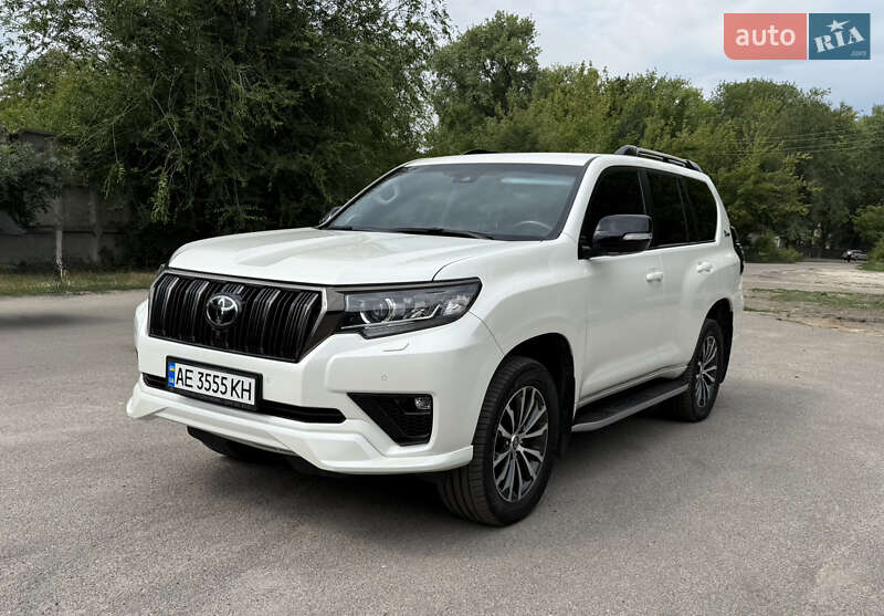 Toyota Land cruiser prado (2021)