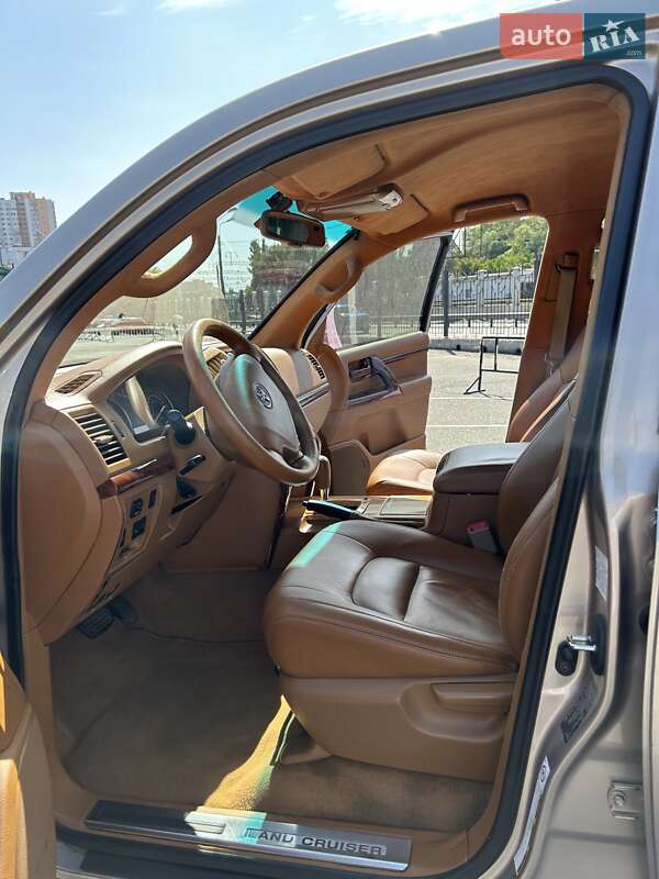 Toyota Land cruiser (2008)