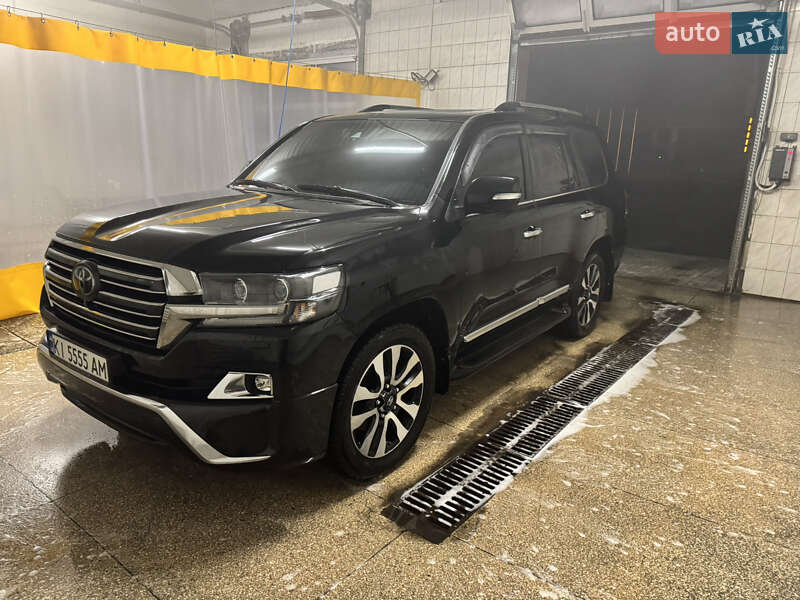 Toyota Land cruiser (2017)