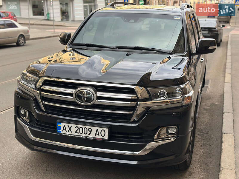 Toyota Land cruiser (2019)