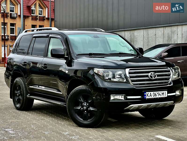 Toyota Land cruiser (2011)