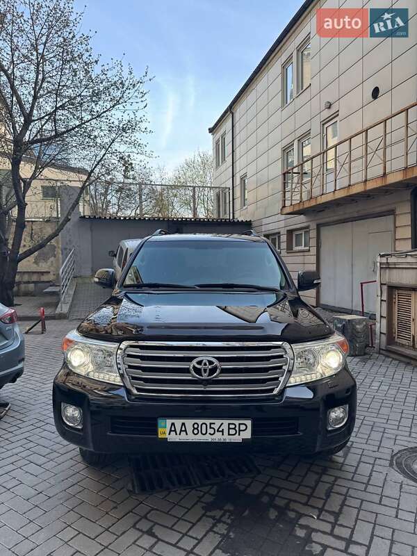 Toyota Land cruiser (2012)