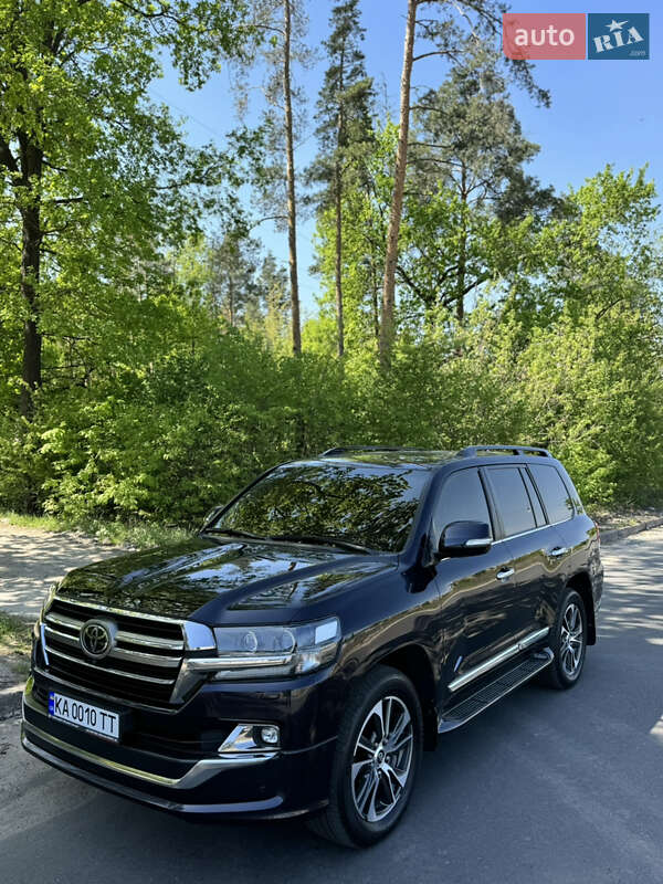 Toyota Land cruiser (2020)