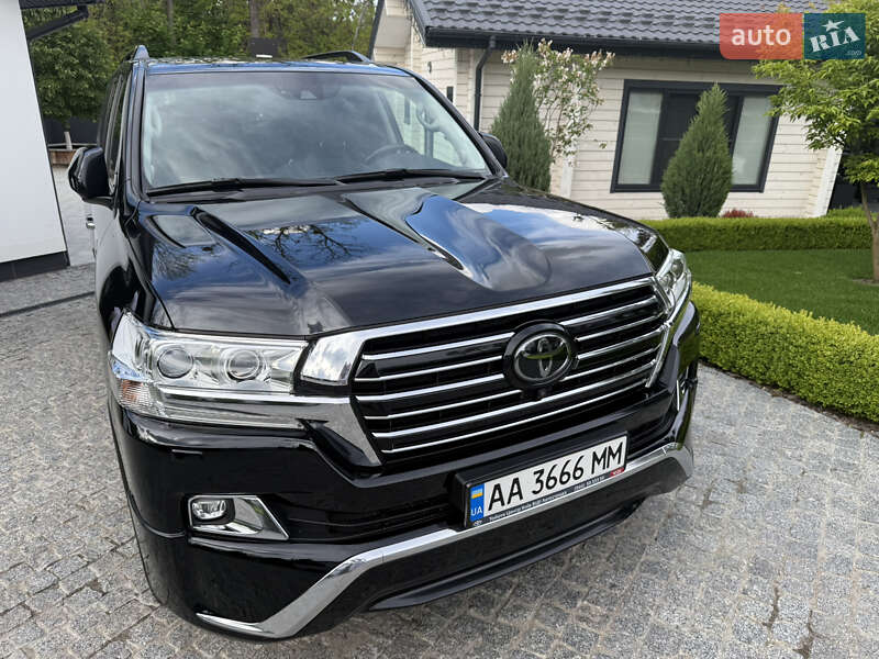 Toyota Land cruiser (2018)
