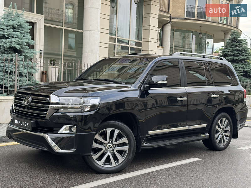 Toyota Land cruiser (2016)