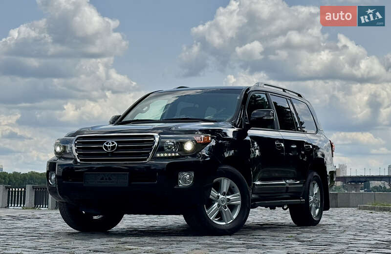 Toyota Land cruiser (2014)