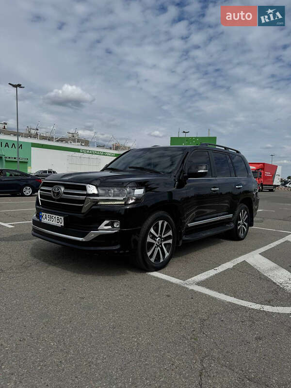 Toyota Land cruiser (2019)