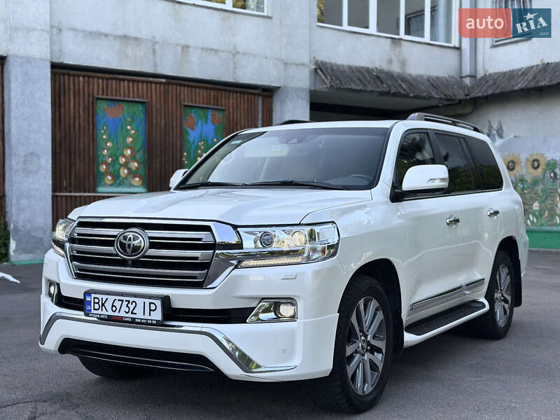 Toyota Land cruiser (2017)