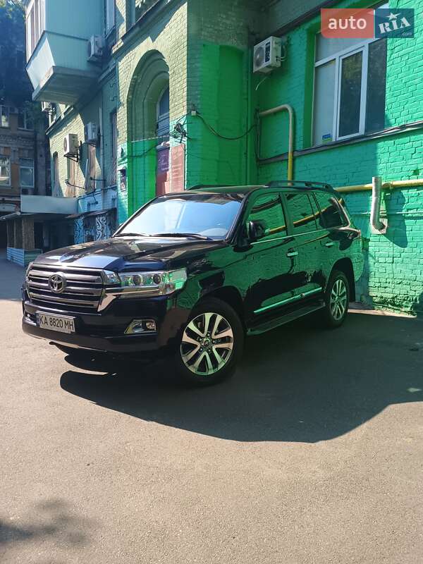 Toyota Land cruiser (2020)
