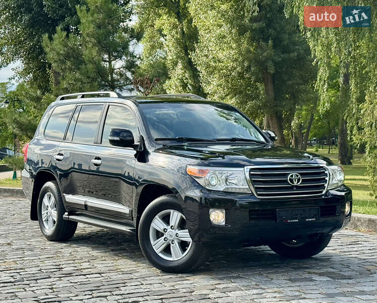 Toyota Land cruiser (2014)