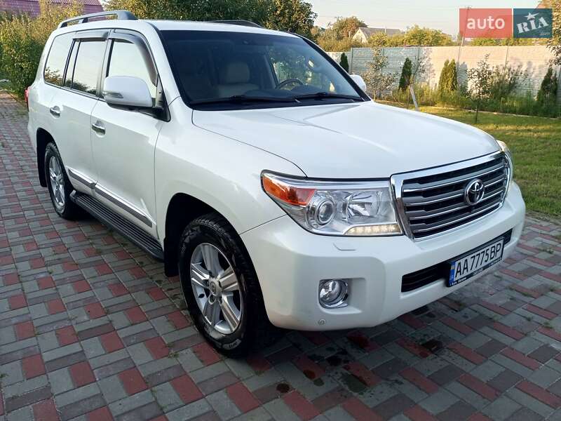 Toyota Land cruiser (2014)