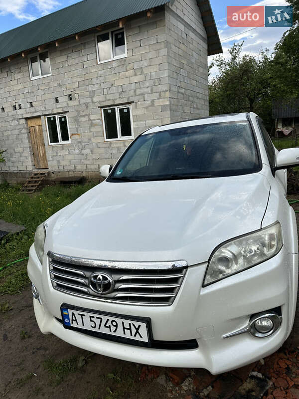 Toyota Rav4 (2011)