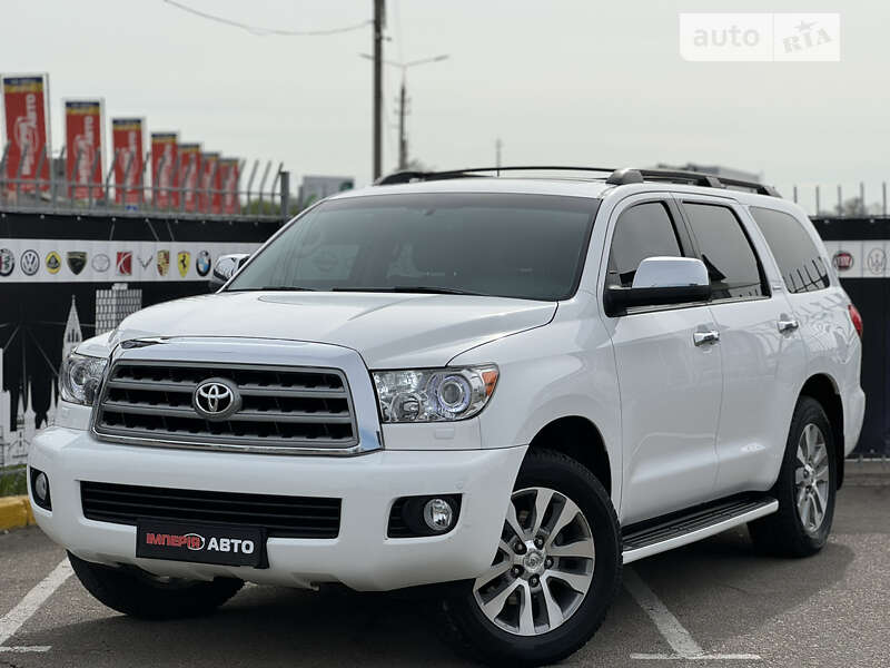 Toyota Sequoia (2016)