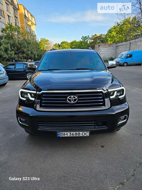 Toyota Sequoia (2013)