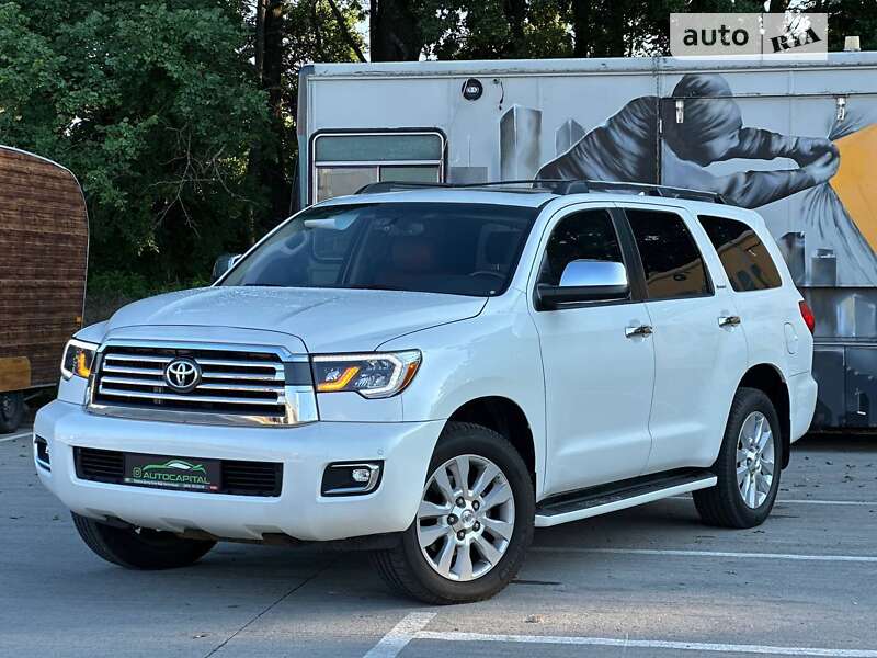 Toyota Sequoia (2016)