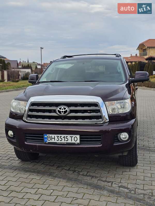 Toyota Sequoia (2016)