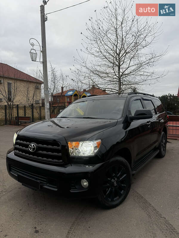 Toyota Sequoia (2010)